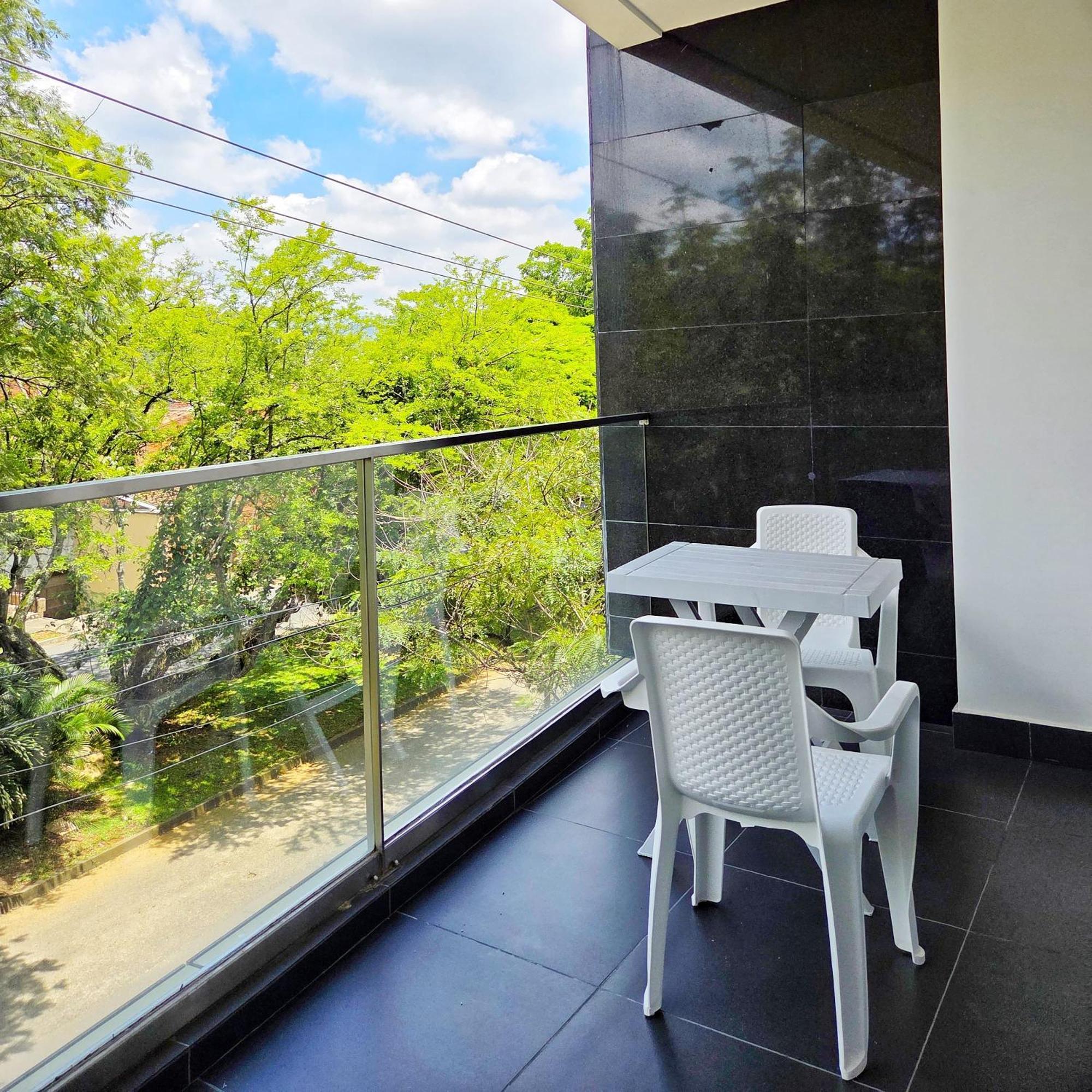 Hotel Park 85 กาลี ภายนอก รูปภาพ